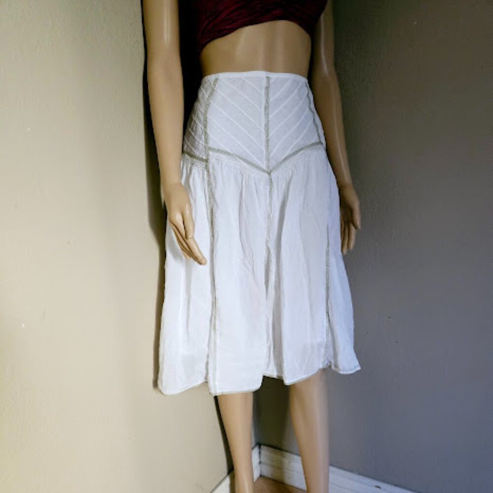 UNIT Women’s  Flare White Midi Skirt